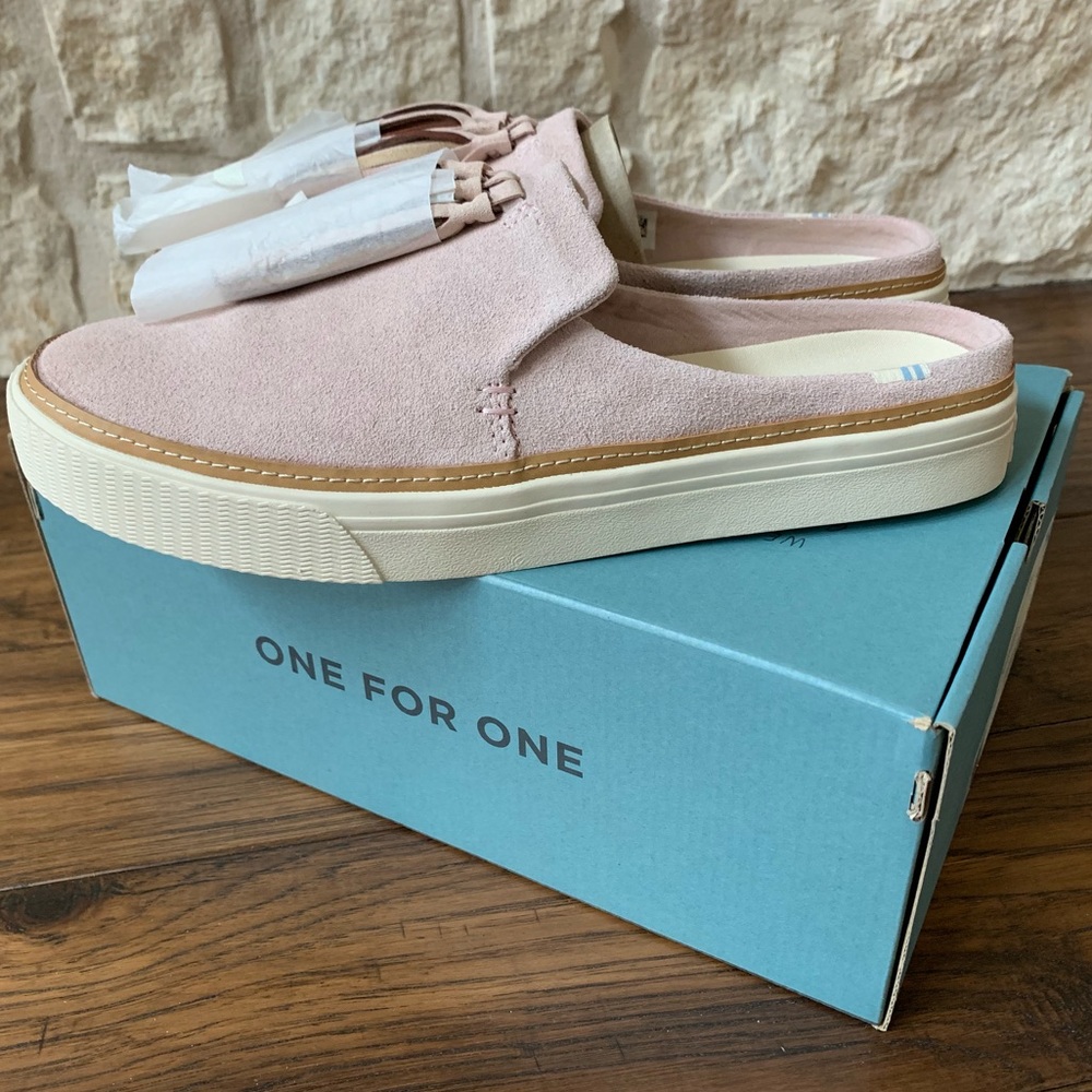 Toms NIB - Blush Slip-on Sneaker (Size 9)